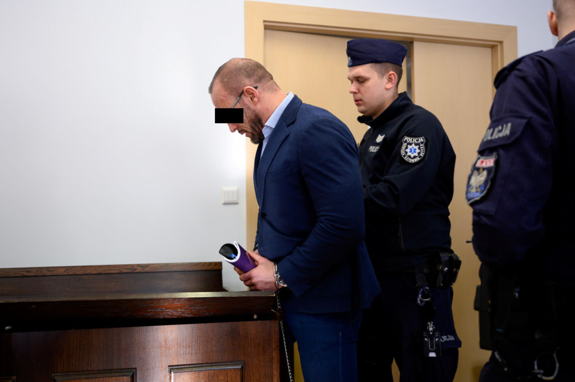 Przed Sądem Okręgowym w Poznaniu rozpoczął się w środę proces Olgierda M., który odpowie za skutkujące śmiercią ciężkie pobicie w 2020 r. poznańskiego sportowca Dominika Sikory.