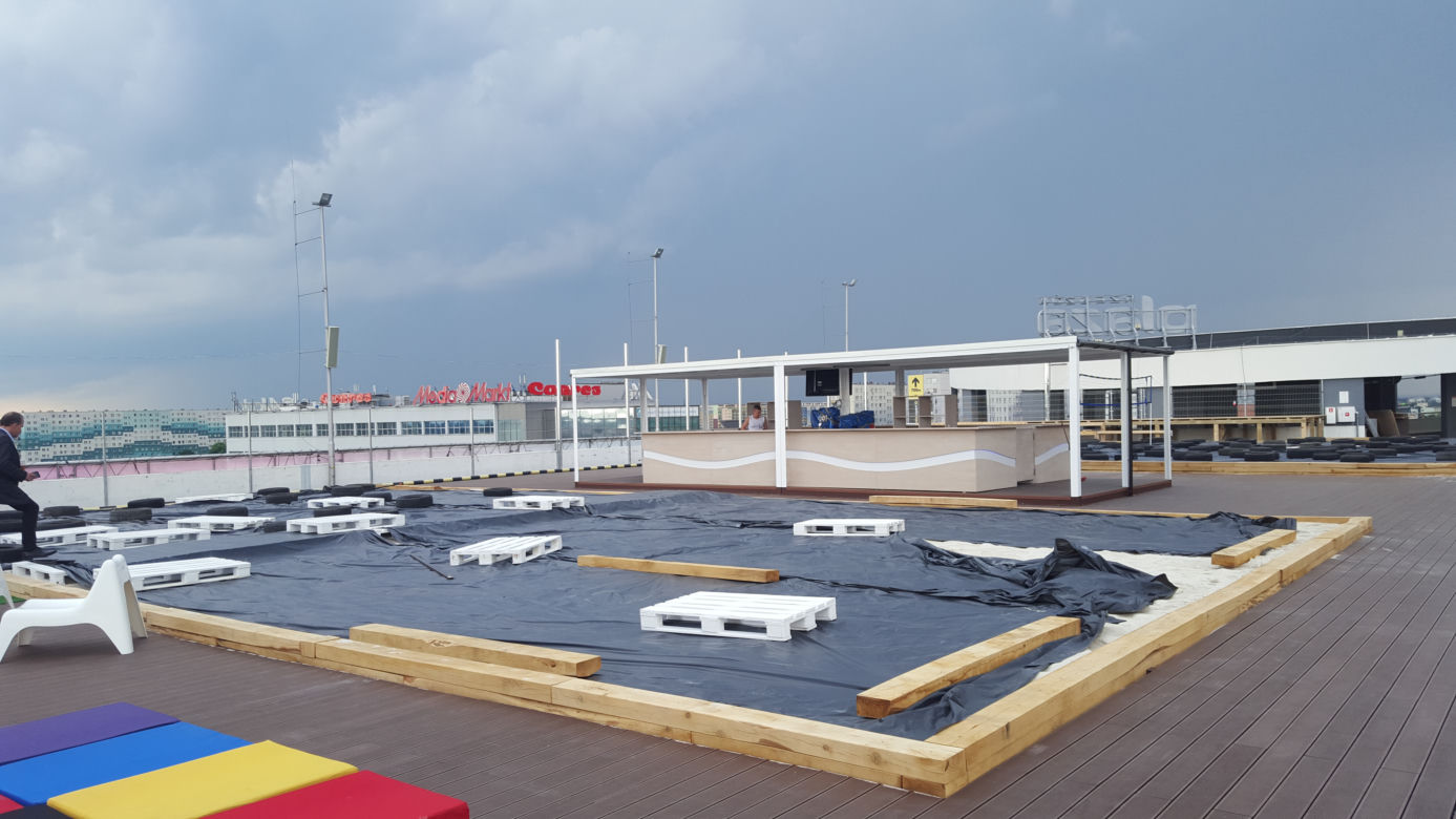 Plaża na dachu w centrum Rzeszowa