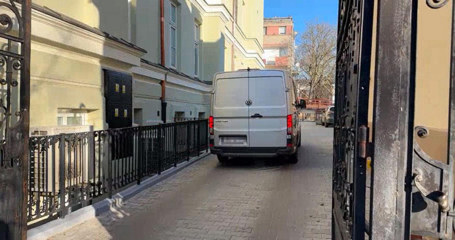 Bartosz G. przywieziony do Prokuratury Okręgowej w Płocku
