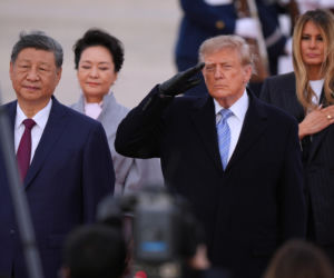 Przywódca Chin przyleciał do USA. Też przeszedł po czerwonym dywanie