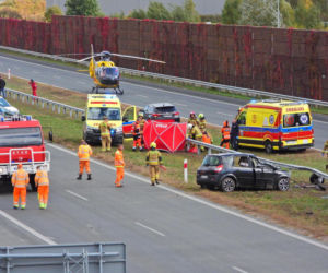 Zablokowana A2. Osobówka zderzyła się z tirem