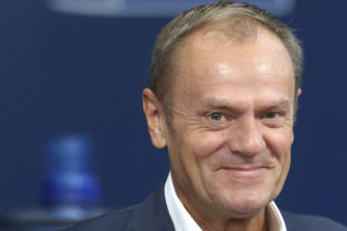 Donald Tusk na spacerze z wnuczką [ZDJĘCIE]