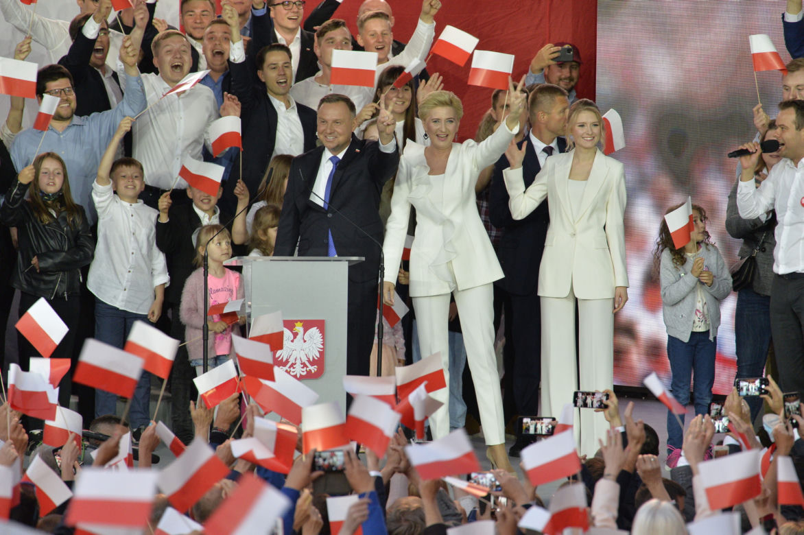 Agata Duda w garniturach