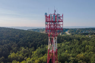 Telefony mogą przestać działać. Operatorzy wyłączają znaną sieć w Polsce