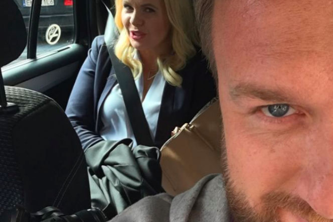 Przyjaciółki na planie. Bartek Kasprzykowski i Magdalena Stużyńka