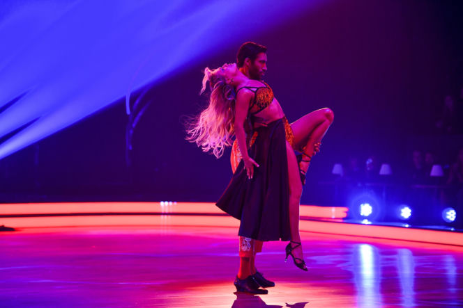 Gamou Fall i przepiekne tancerki w TzG