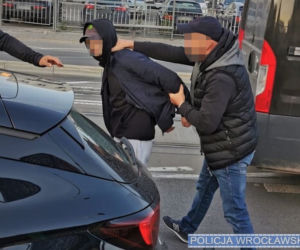 Napadł na stację paliw i sklep we Wrocławiu 