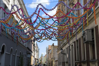 Nowe ozdoby na leszczyńskich ulicach. Wróblewskie w ferii barw.