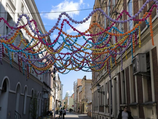 Nowe ozdoby na leszczyńskich ulicach. Wróblewskie w ferii barw.