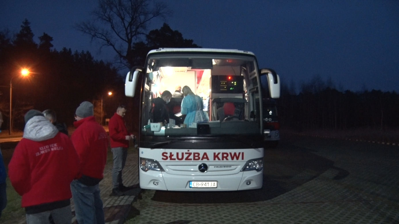 Oddaj krew, dostaniesz choinkę! Krwiobus na trasie Kujaw i Pomorza