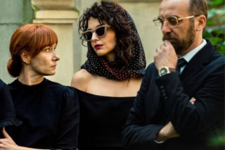 Czarna komedia z gwiazdorską obsadą. Ten polski serial wywołał gigantyczne skrajności w ocenach