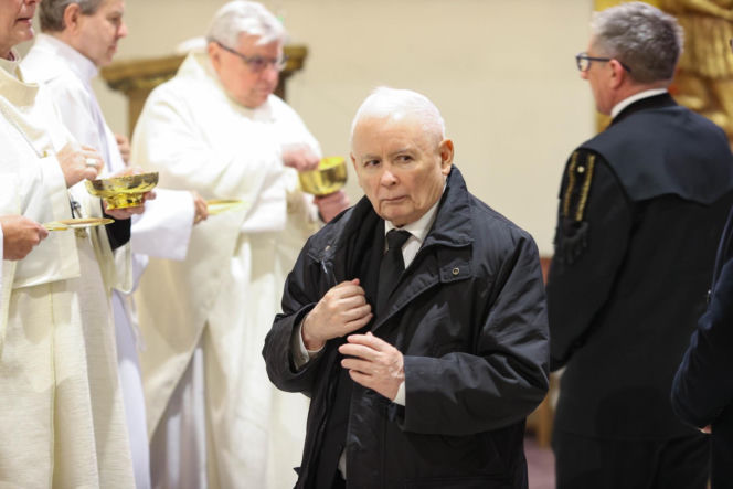 Jarosław Kaczyński na otwarciu wystawy pt. „Katyń 1940 - Smoleńsk 2010. Anatomia kłamstwa” w Muzeum Miejskim w Jastrzębiu-Zdroju