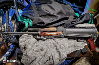 AK-47, pistolet Glock, tysiące tabletek, a to nie wszystko. Spektakularna akcja CBŚP w Krakowie