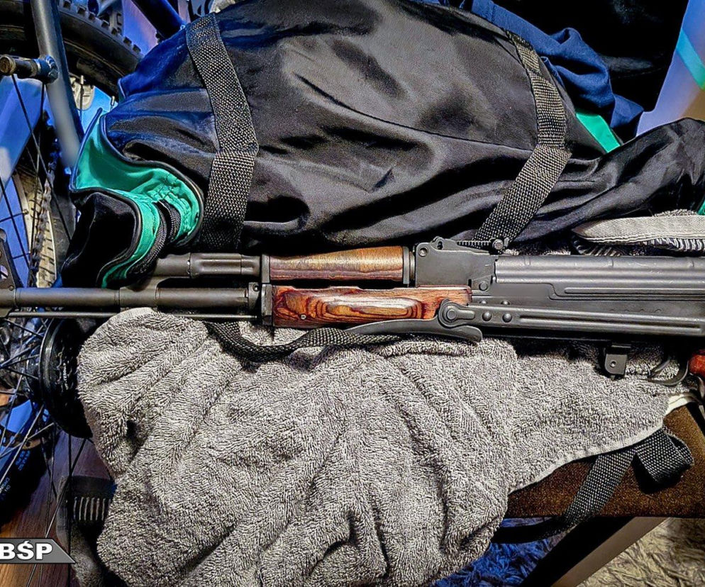 AK-47, pistolet Glock, tysiące tabletek, a to nie wszystko. Spektakularna akcja CBŚP w Krakowie