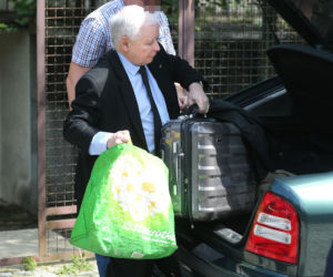 Prezes ruszył na wakacje