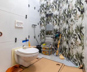 Murator Remontuje, Klejenie i fugowanie płytek