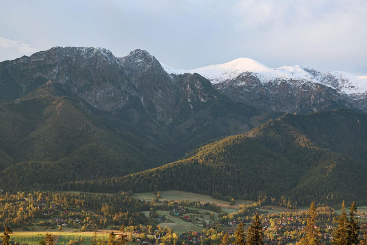 Widok na Tatry po opadach śniegu
