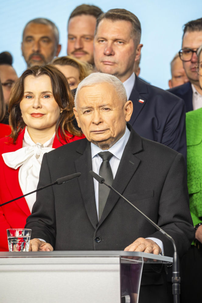 Smutny widok domu Kaczyńskiego. Willa na Żoliborzu się sypie