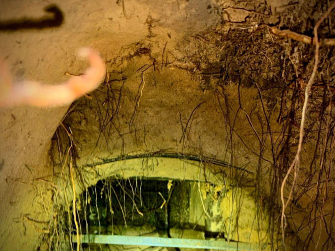 Gigantyczny podkop pod polsko-białoruską zaporą. 50 ze 180 cudzoziemców wciąż poszukiwanych