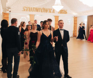 Studniówka 2026 maturzystów Zespołu Szkół Zawodowych nr 1 w Starachowicach