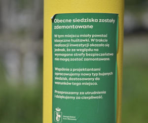Z huśtawek w parku nad POW zostały same ramy. Mieszkańcy zdziwieni