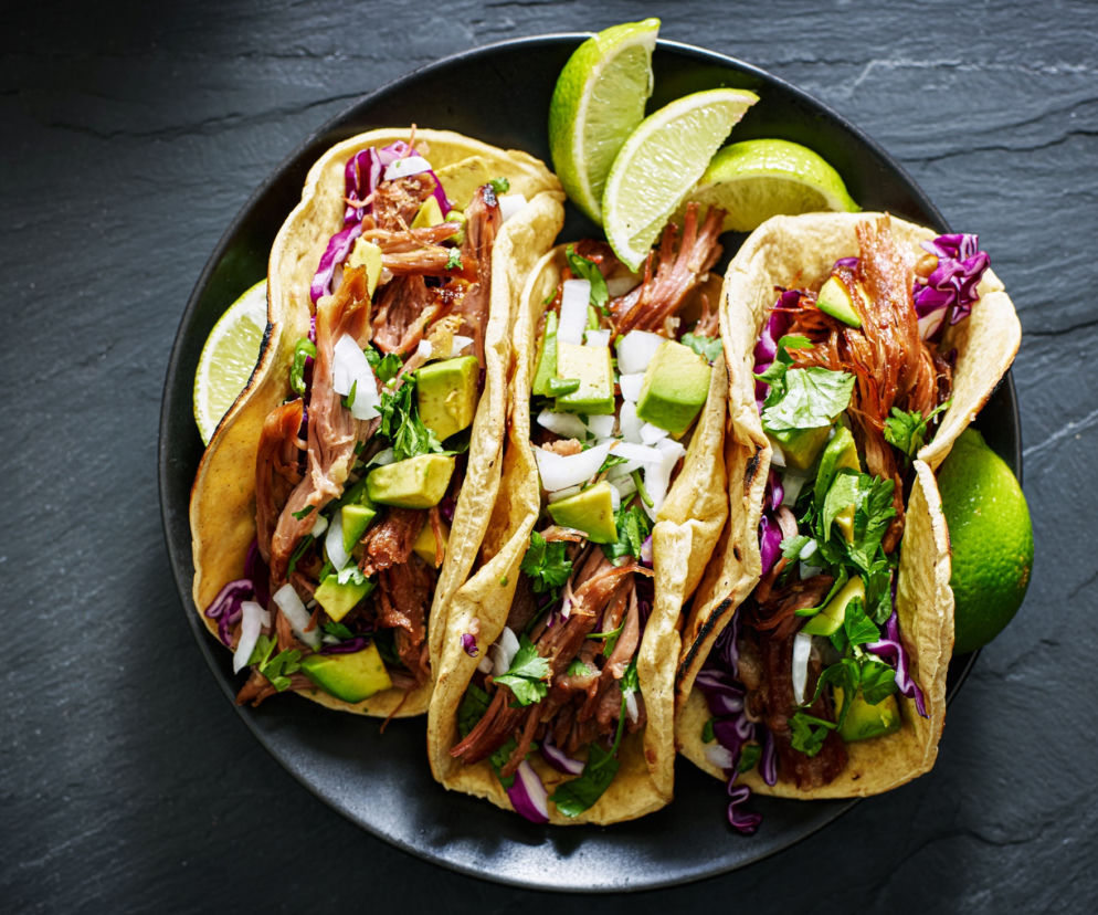 Tacos z szarpaną wieprzowiną i kolendrą