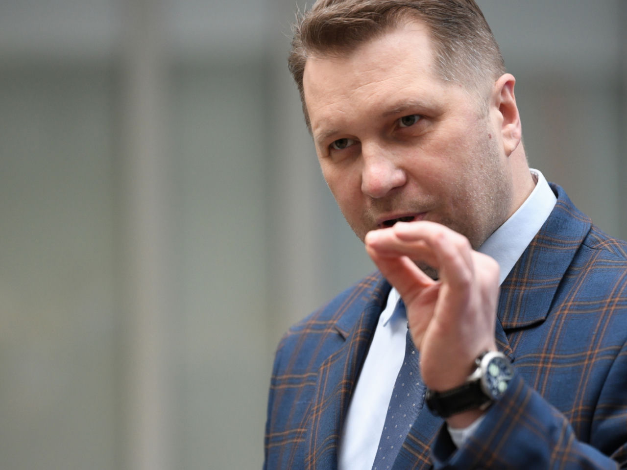 Czy Czarnek ma fotowoltaikę na dachu? Drży o to, by się nie zapaliła. Zamierza ścią…