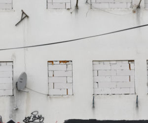 „Czarnobyl” Warszawy zniknie z mapy. „Smród, fetor i grzyb”. Tak wyglądało życie w „13 dzielnicy”