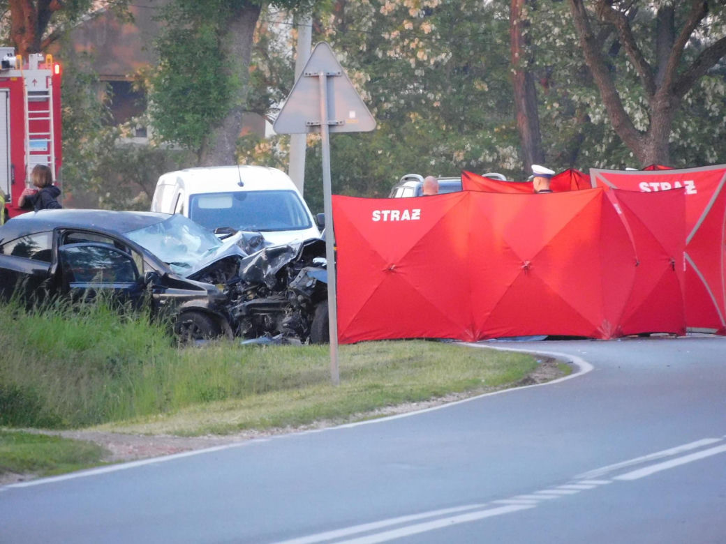 Wypadek na łuku drogi pod Warszawą. Zginął obywatel Ukrainy