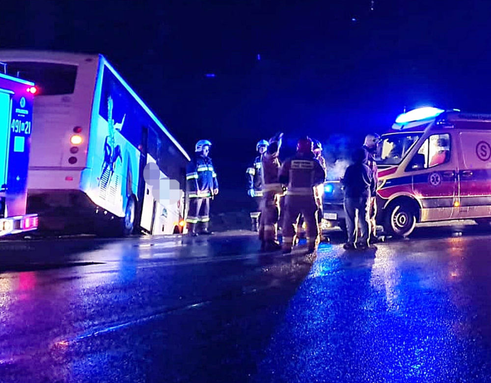 Autokar z dziećmi rozbił się pod Łukowem!