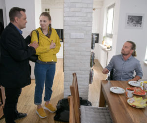 Na Wspólnej odc. 3127. Daria (Patrycja Topajew), Adam (Marcin Rogacewicz), Sławek (Mariusz Słupiński)