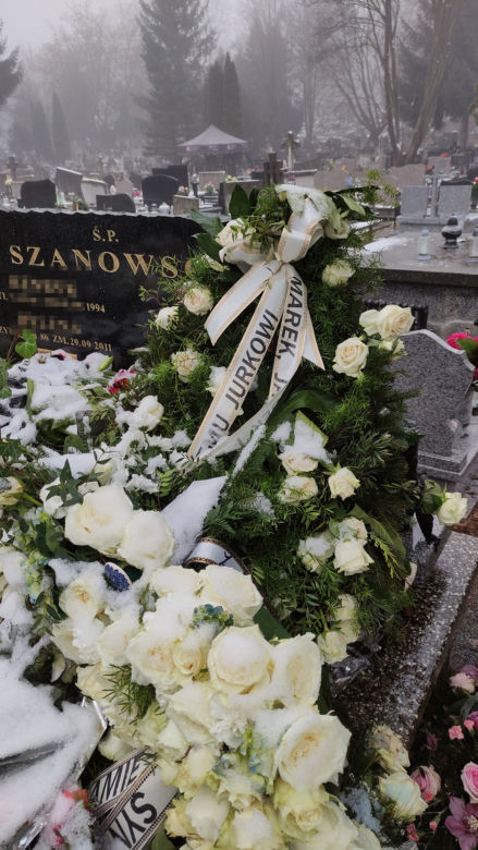Serce z fajansu. Żona właściciela włocławskiej fabryki fajansu zmarła przy jego grobie dzień po pogrzebie męża