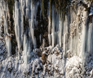Na Podkarpaciu znów pojawiły się lodospady. Są określane cudem natury