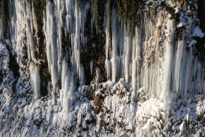 Na Podkarpaciu znów pojawiły się lodospady. Są określane cudem natury