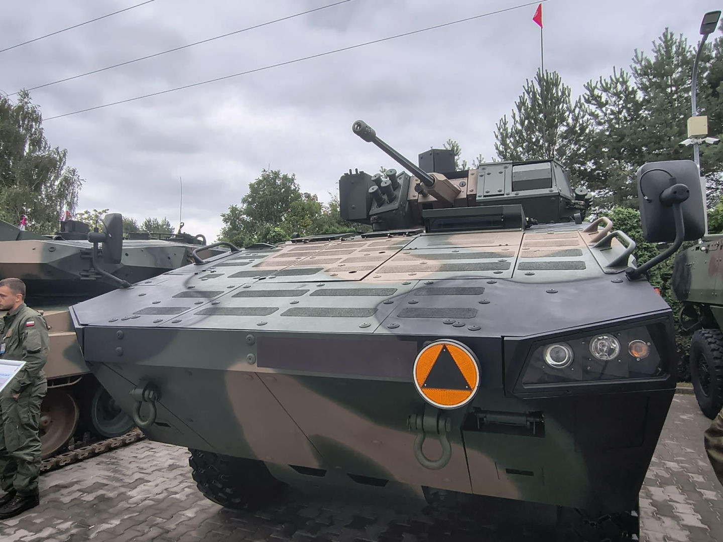 Armaty Bushmaster z polskiej fabryki. Huta Stalowa Wola i Northrop Grumman podpisały strategiczne porozumienie