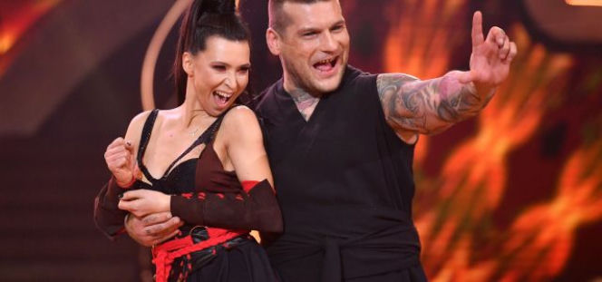 Taniec z gwiazdami 2018: Popek i Janja wywijają cha-chę w 2. odcinku. Zobacz wideo 