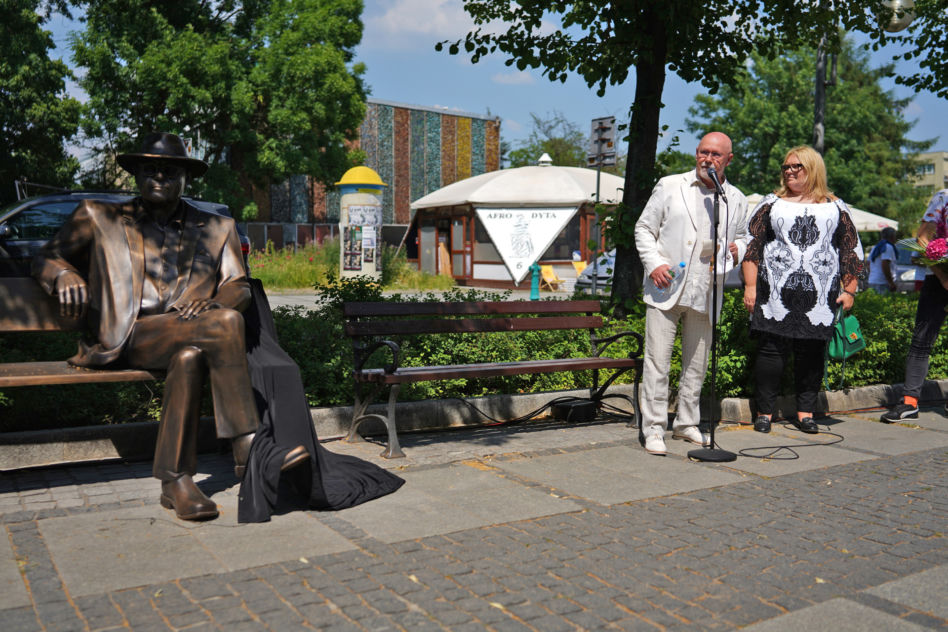 Zmarły Machalica doczekał się w Częstochowie ławeczki i własnego festiwalu
