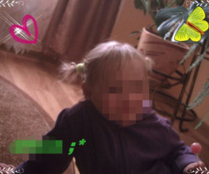 Drzwi obory przygniotły 3-letnią Oleńkę. Wgniotły dziewczynkę w mokrą ziemię