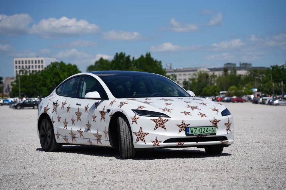 Bagi pozbywa się Tesli