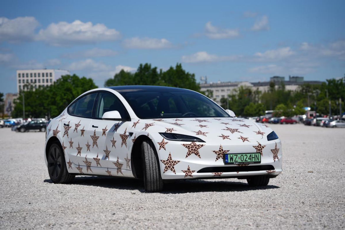 Bagi pozbywa się Tesli