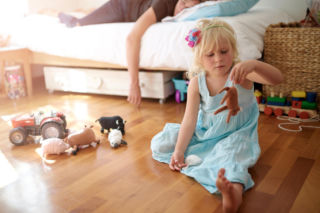 Nuda w zabawie z dzieckiem? To naturalna reakcja mózgu, a nie symptom wypalenia