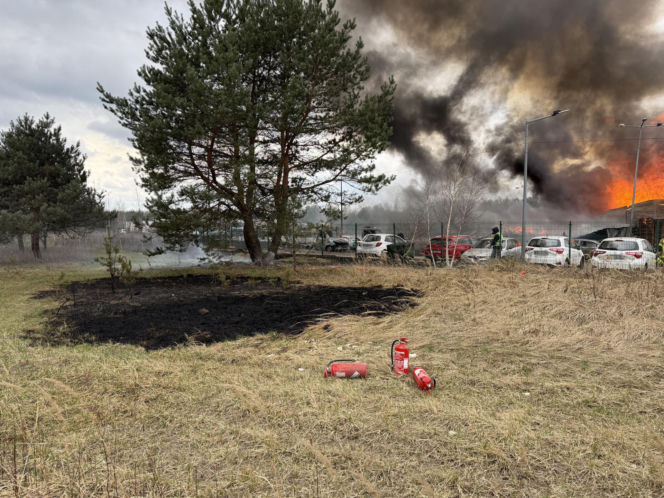 Potężny pożar w Czosnowie