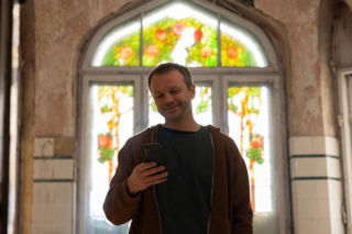 Pierwsza miłość: Mateusz nagrywa Emilce wiadomość: już jutro będą razem… Psychopata dopadnie Emilkę?!