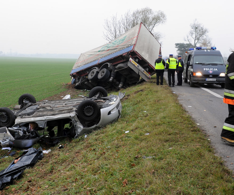 Zginął pod przyczepą TIR-a