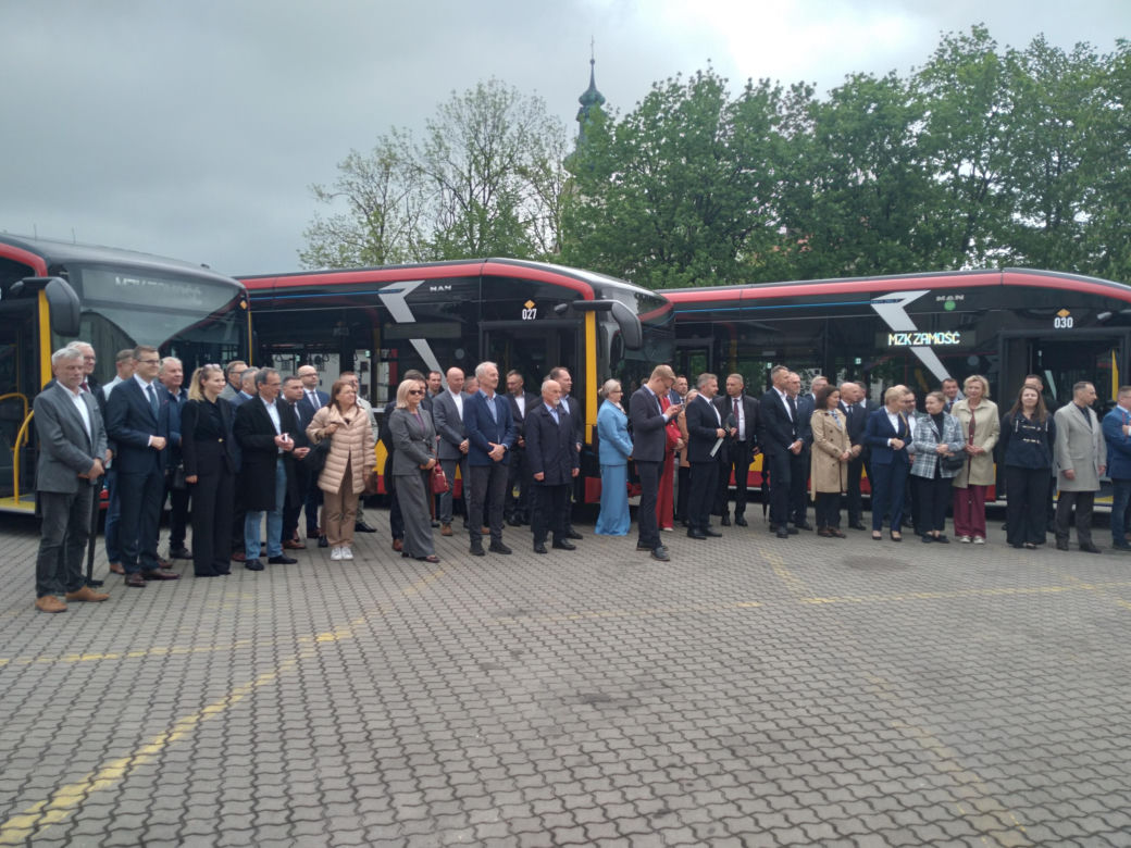 Przekazanie nowych autobusów