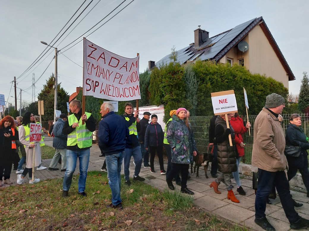 Protest mieszkańców Kostuchny przeciwko budowie wieżowców