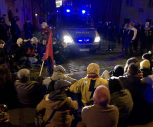Protest przeciwko kardynałowi Stanisławowi Dziwiszowi w Krakowie