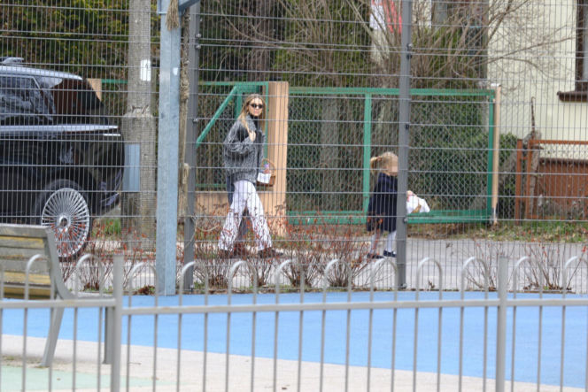 Kasia Tusk z córkami z koszyczkiem przyjechali do Donalda