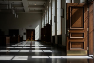 Mateusz M. podszywał się pod prokuratora. Szokujący wyrok i miliony do zwrotu?