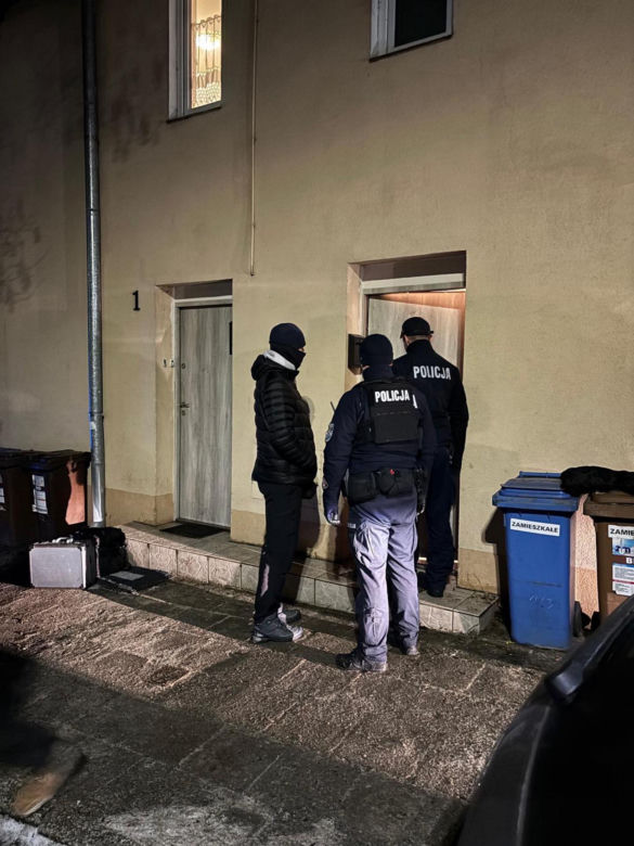 Tragedia w Chełmnie! Matka i trójka dzieci nie żyją po zatruciu czadem
